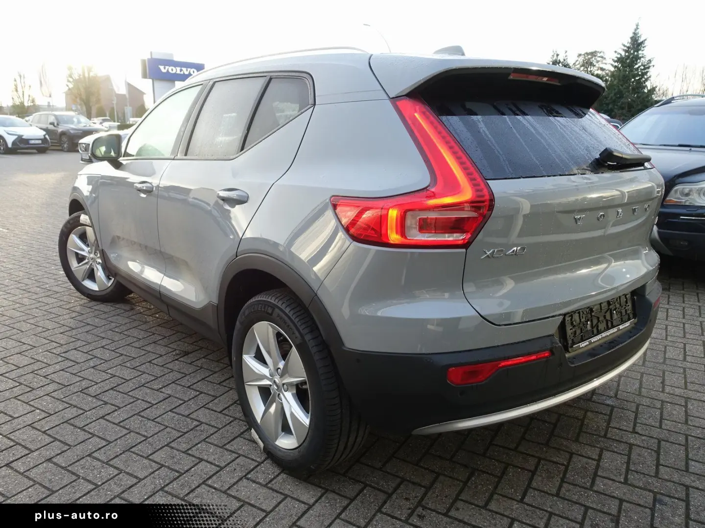 VOLVO XC40 Core B3 Mild-Hybrid 360  Memory BLS Carplay