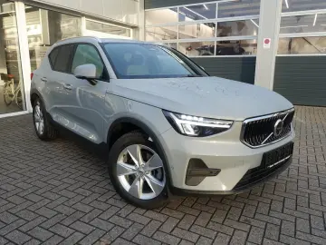 VOLVO XC40 Core B3 Mild-Hybrid 360  Memory BLS Carplay