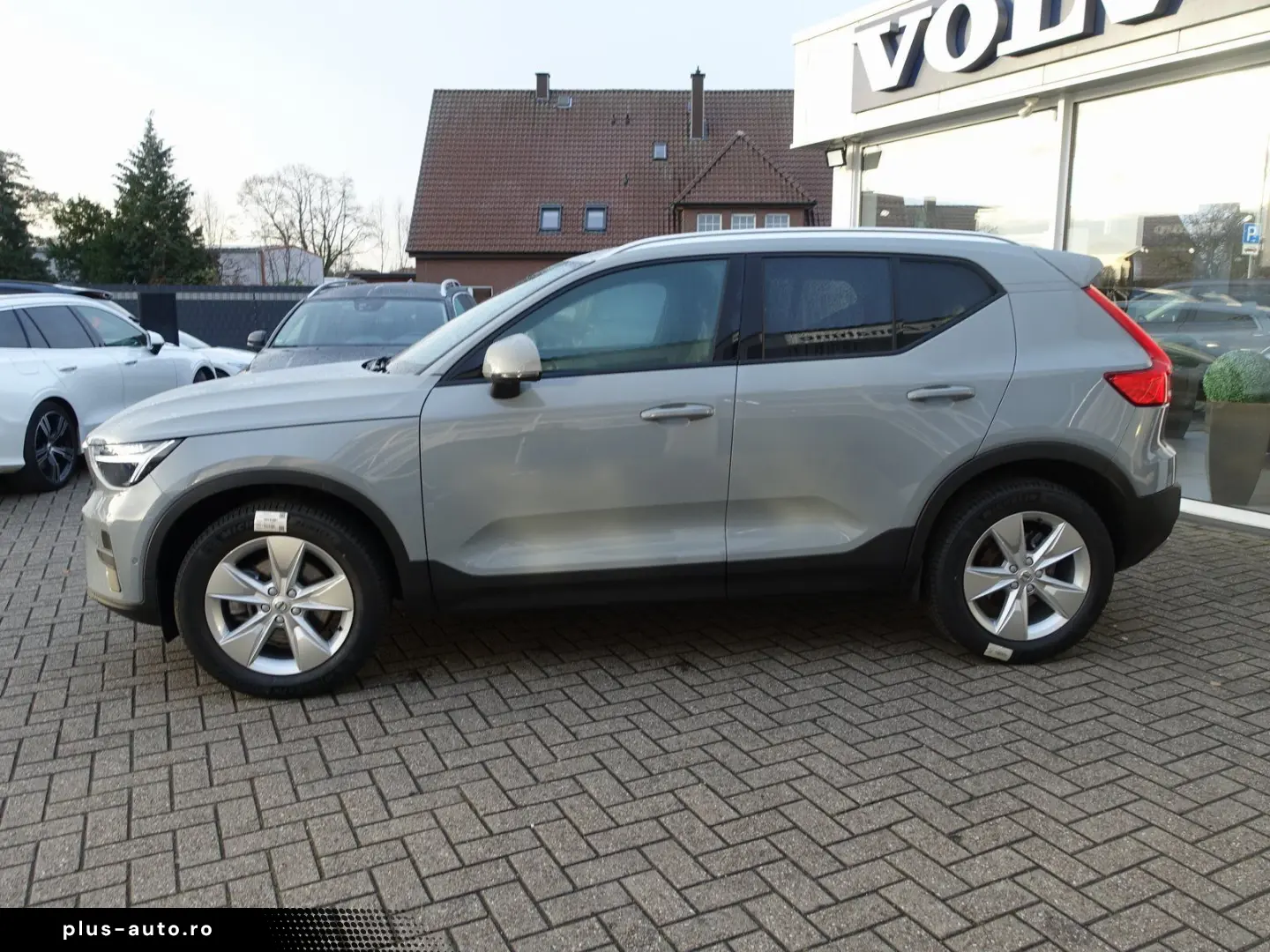 VOLVO XC40 Core B3 Mild-Hybrid 360  Memory BLS Carplay