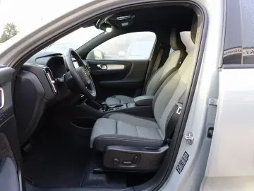 VOLVO XC40 Core B3 Mild-Hybrid 360  Memory BLS Carplay