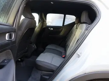 VOLVO XC40 Core B3 Mild-Hybrid 360  Memory BLS Carplay