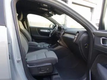 VOLVO XC40 Core B3 Mild-Hybrid 360  Memory BLS Carplay