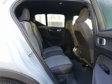 VOLVO XC40 Core B3 Mild-Hybrid 360  Memory BLS Carplay