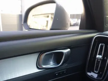 VOLVO XC40 Core B3 Mild-Hybrid 360  Memory BLS Carplay