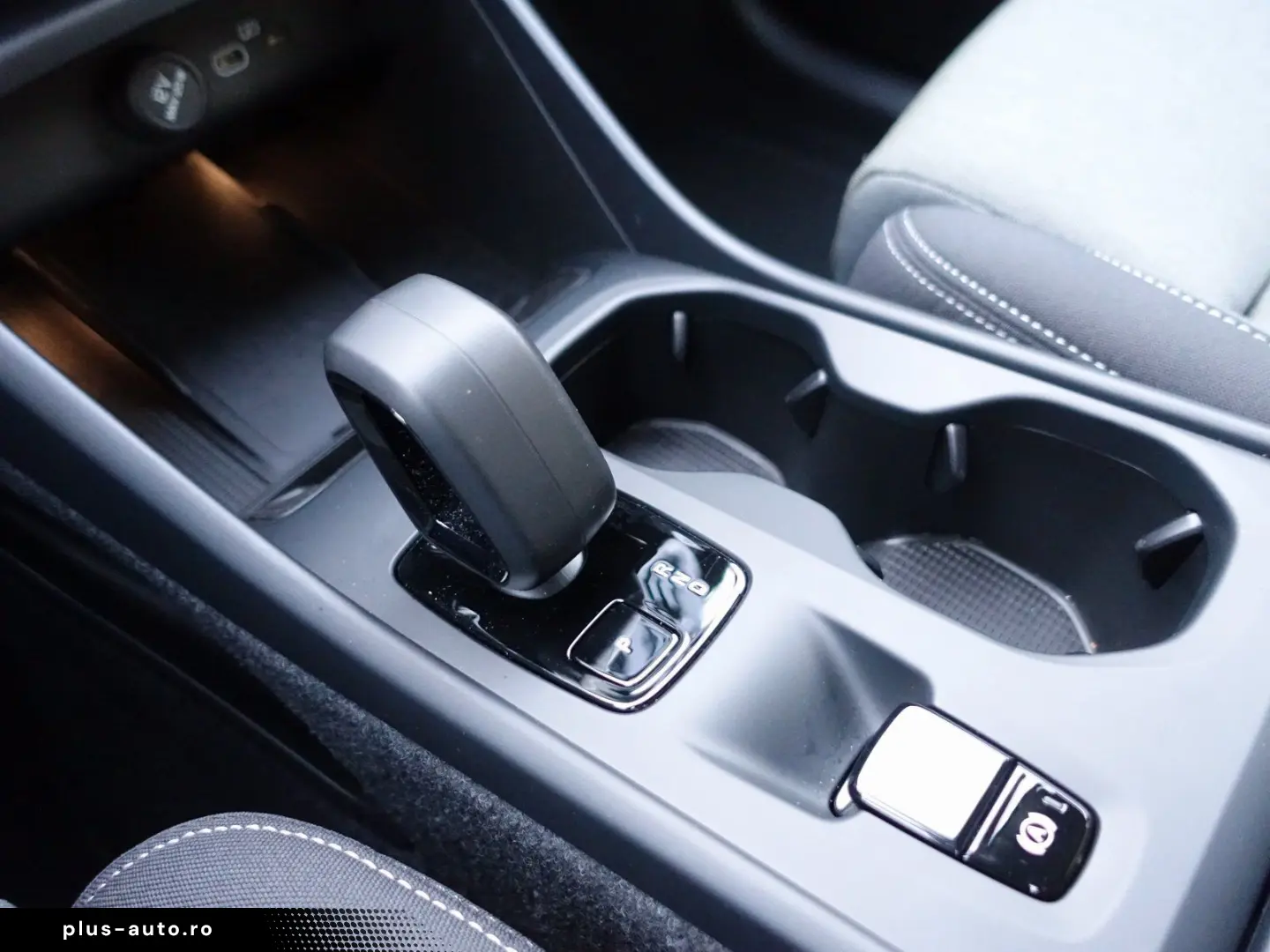 VOLVO XC40 Core B3 Mild-Hybrid 360  Memory BLS Carplay