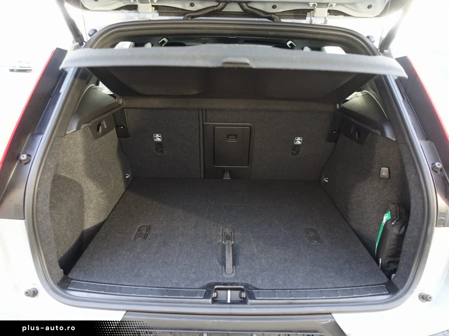 VOLVO XC40 Core B3 Mild-Hybrid 360  Memory BLS Carplay