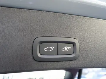 VOLVO XC40 Core B3 Mild-Hybrid 360  Memory BLS Carplay