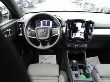 VOLVO XC40 Core B3 Mild-Hybrid 360  BLIS Carplay