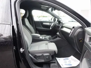 VOLVO XC40 Core B3 Mild-Hybrid 360  BLIS Carplay