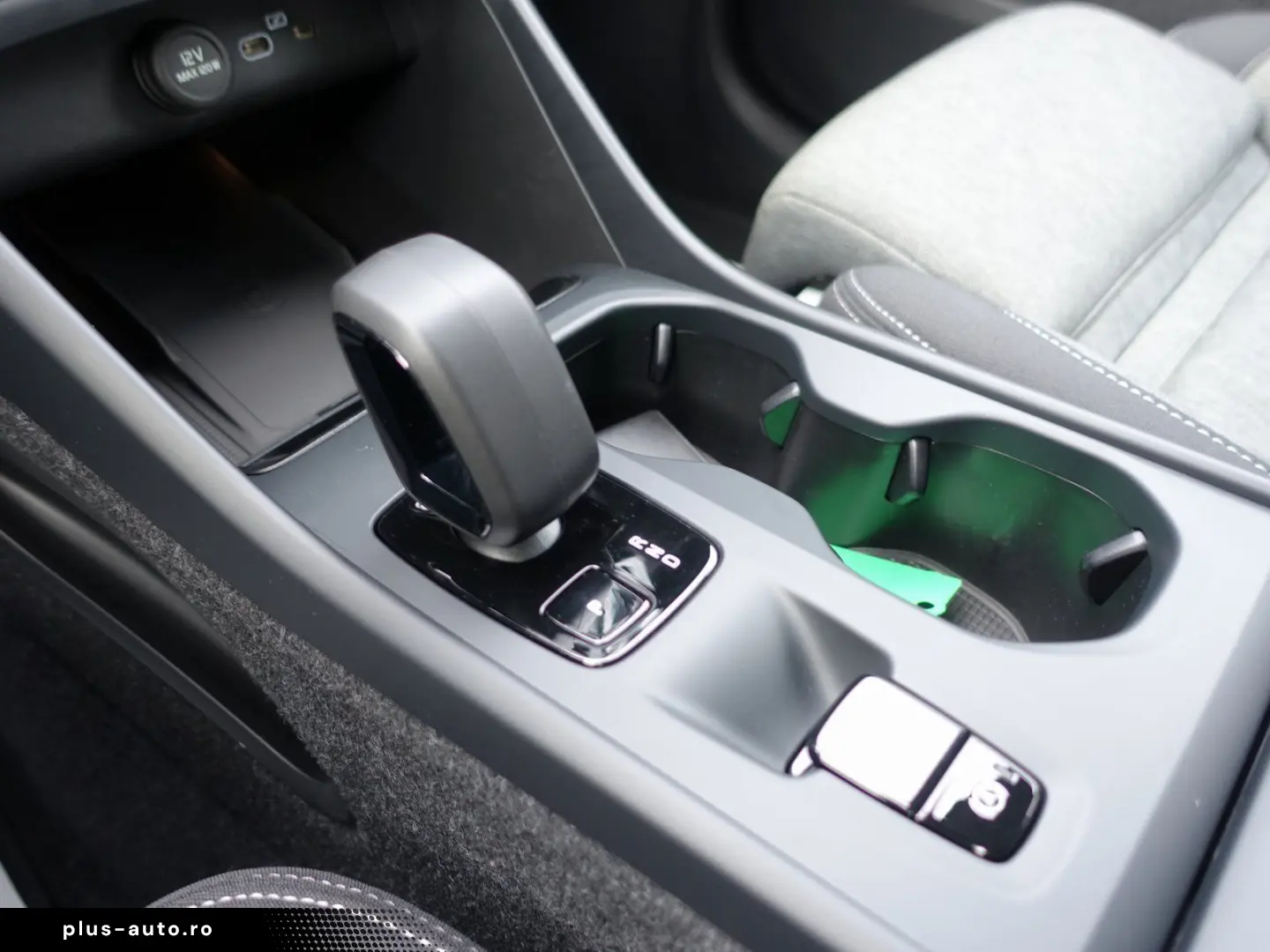 VOLVO XC40 Core B3 Mild-Hybrid 360  BLIS Carplay