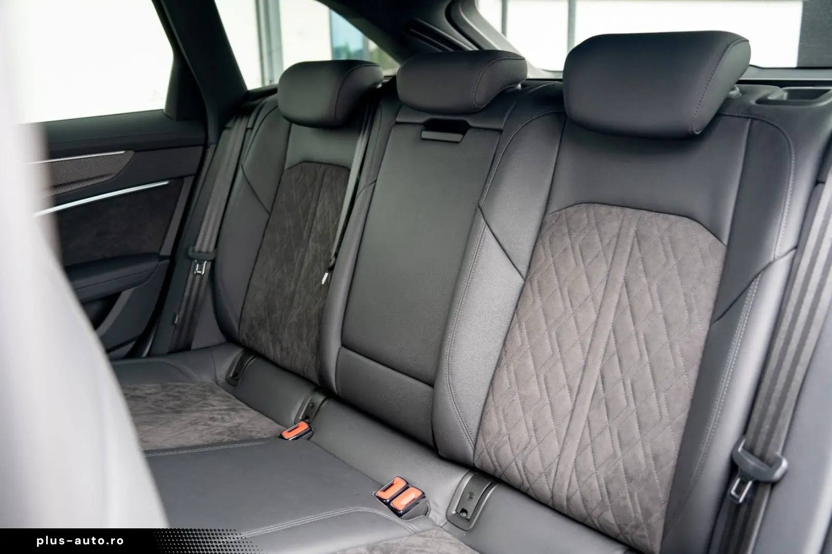 AUDI ABT RS6  Avant 4.0 TFSI quattro   1 of 25