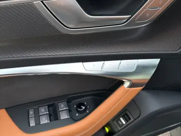 AUDI RS6  Avant 4.0 TFSI quattro  LASER HEADUP