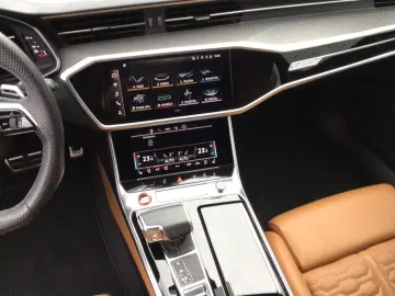 AUDI RS6 Avant 4.0TFSI quattro Tiptron Matrix Keramik