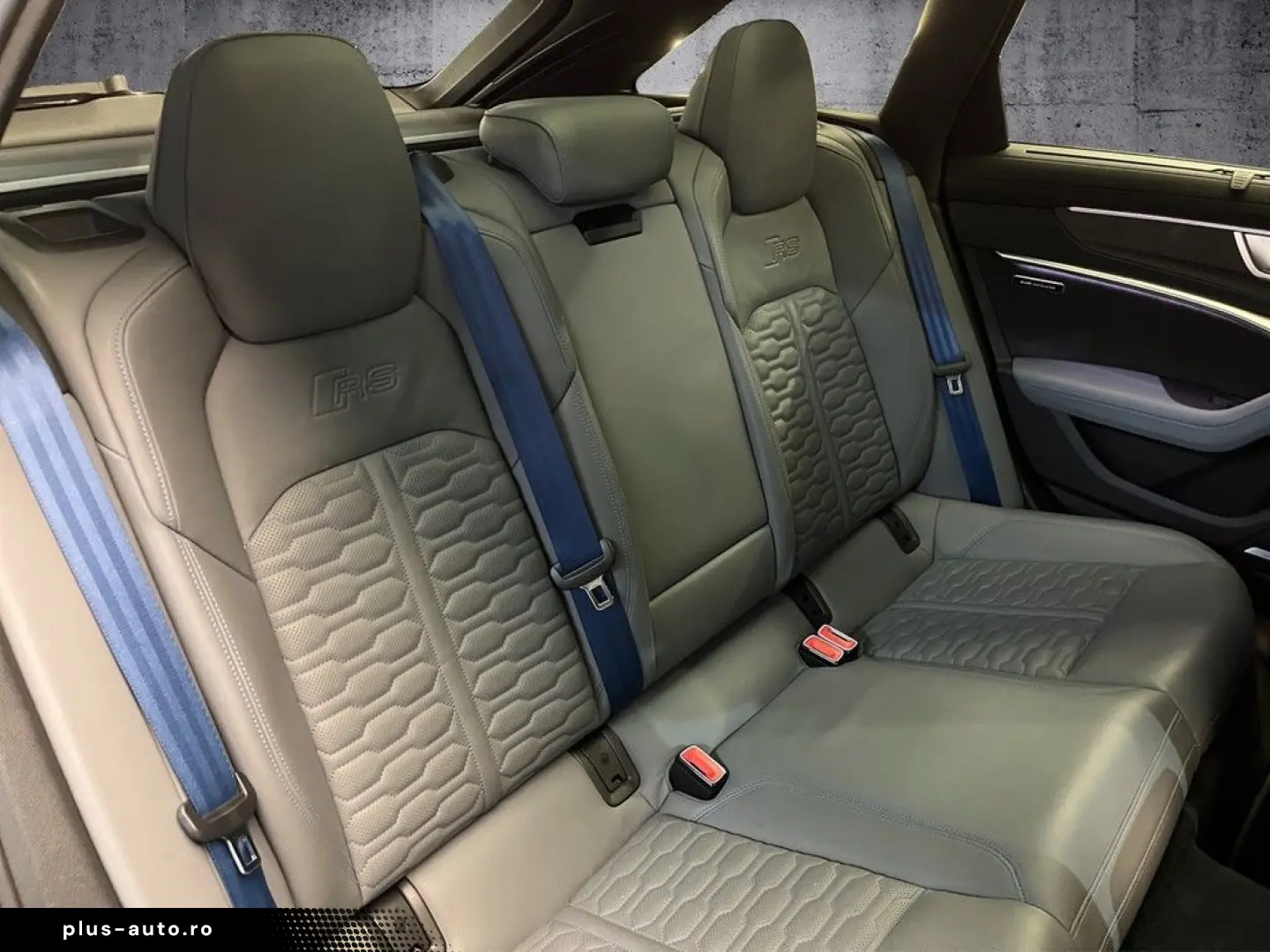 AUDI RS6 Avant 4.0 TFSI quattro LED-Laser Pano AHK B&