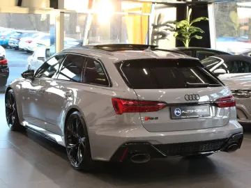 AUDI RS6 Avant 4.0 TFSI quattro B&O Pano VOLL