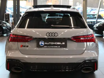 AUDI RS6 Avant 4.0 TFSI quattro B&O Pano VOLL