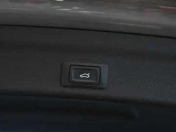 AUDI RS6 Avant 4.0 TFSI quattro B&O Pano VOLL