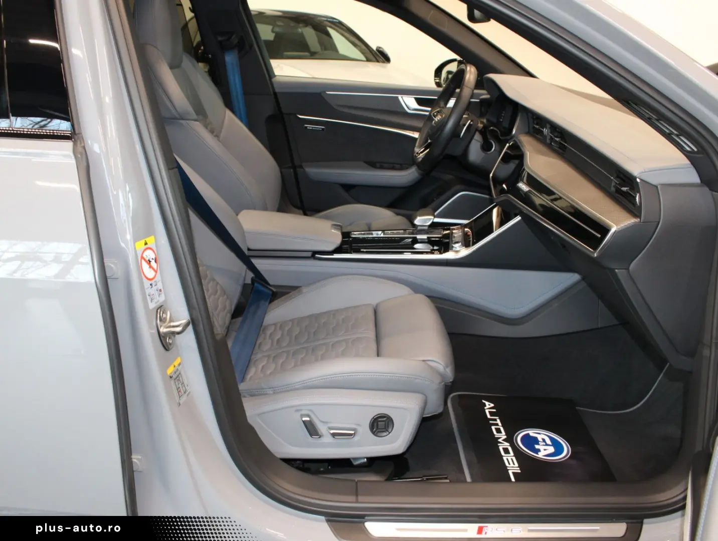 AUDI RS6 Avant 4.0 TFSI quattro B&O Pano VOLL