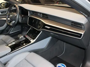 AUDI RS6 Avant 4.0 TFSI quattro B&O Pano VOLL