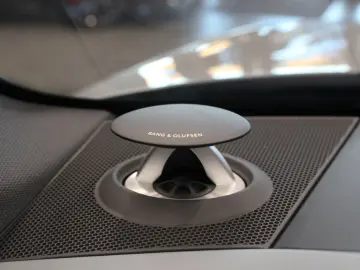 AUDI RS6 Avant 4.0 TFSI quattro B&O Pano VOLL