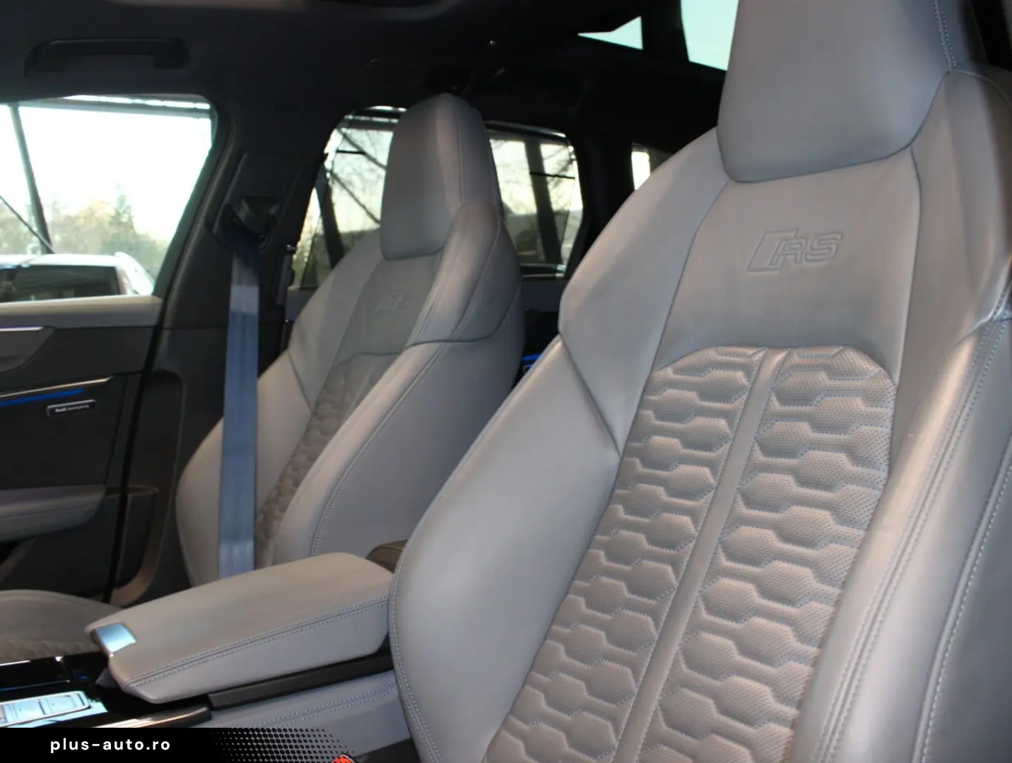 AUDI RS6 Avant 4.0 TFSI quattro B&O Pano VOLL