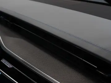 AUDI RS6 Avant 4.0 TFSI quattro B&O Pano VOLL