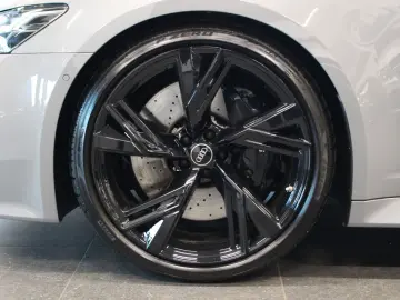 AUDI RS6 Avant 4.0 TFSI quattro B&O Pano VOLL