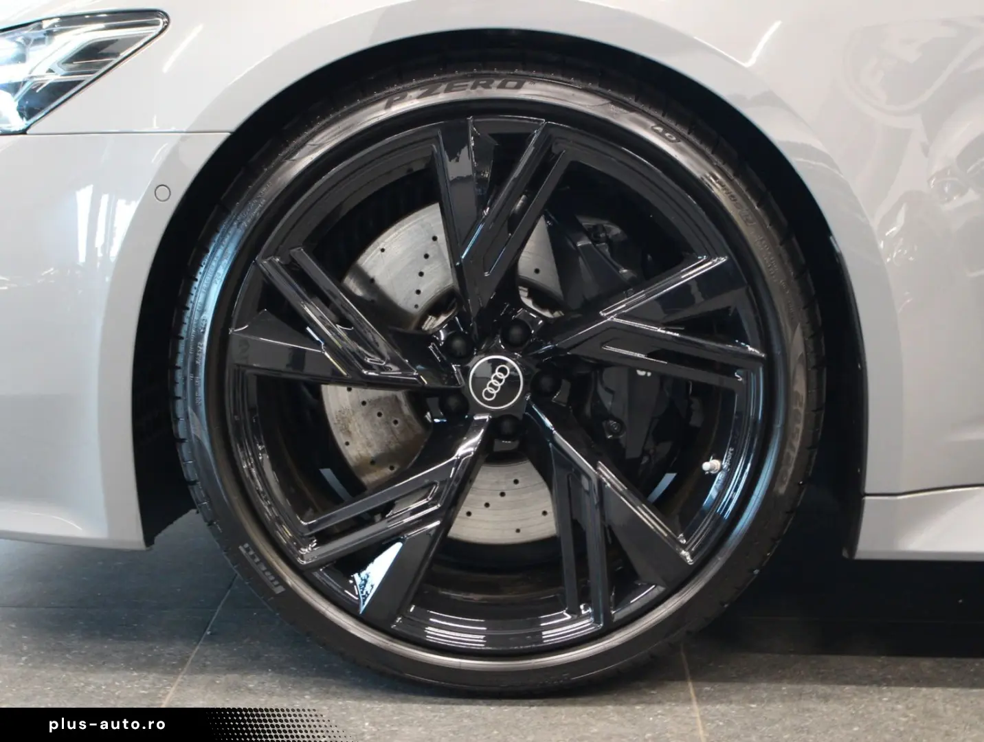 AUDI RS6 Avant 4.0 TFSI quattro B&O Pano VOLL