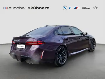 BMW M5 Limousine Individual Daytonaviolett    Driver