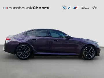 BMW M5 Limousine Individual Daytonaviolett    Driver