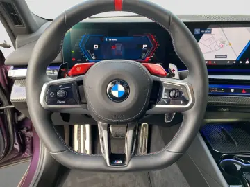 BMW M5 Limousine Individual Daytonaviolett    Driver