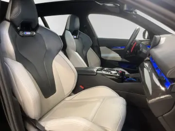 BMW M5 Touring  FrozenBlackMetallic  Pano B&W