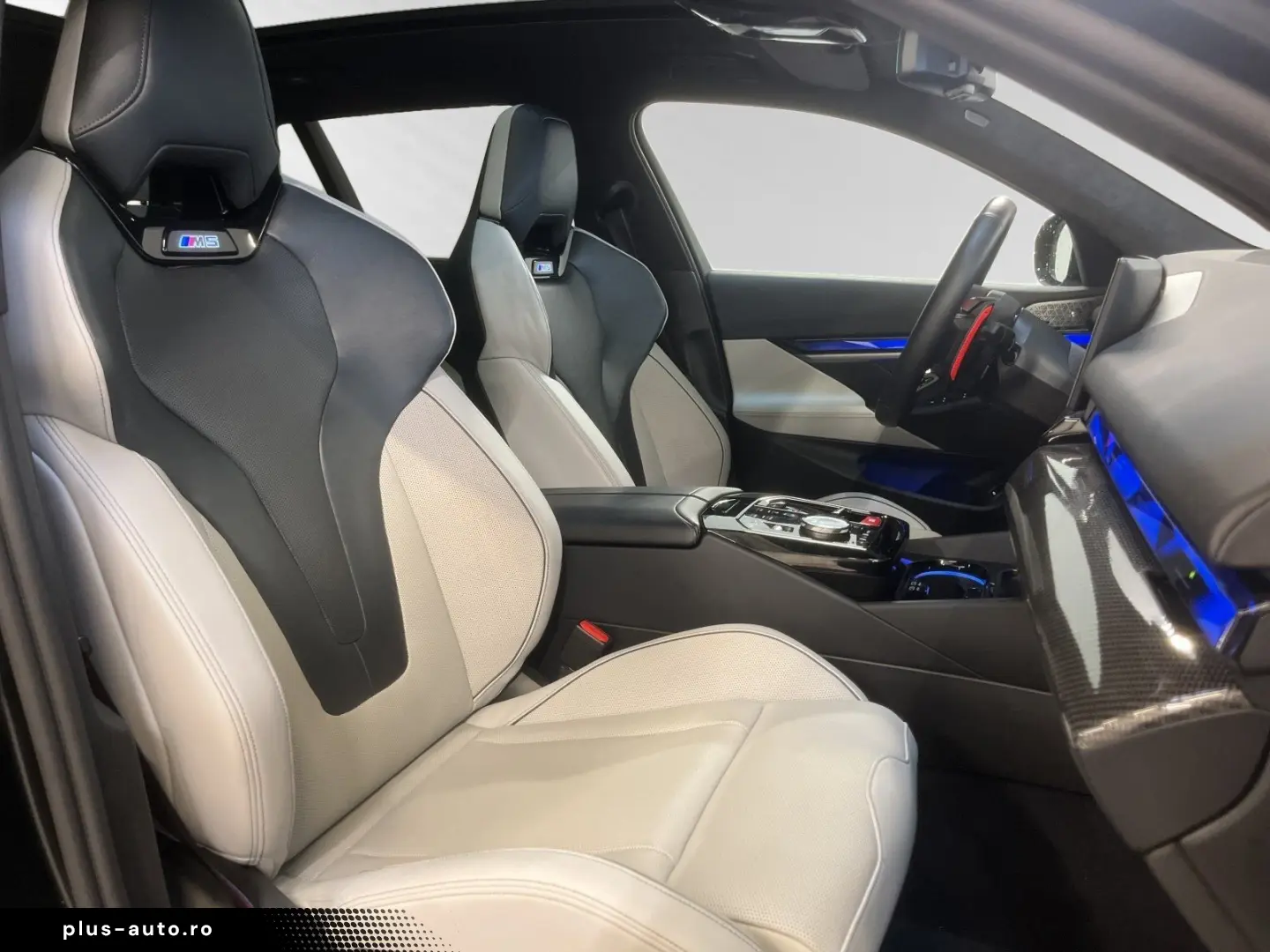 BMW M5 Touring  FrozenBlackMetallic  Pano B&W