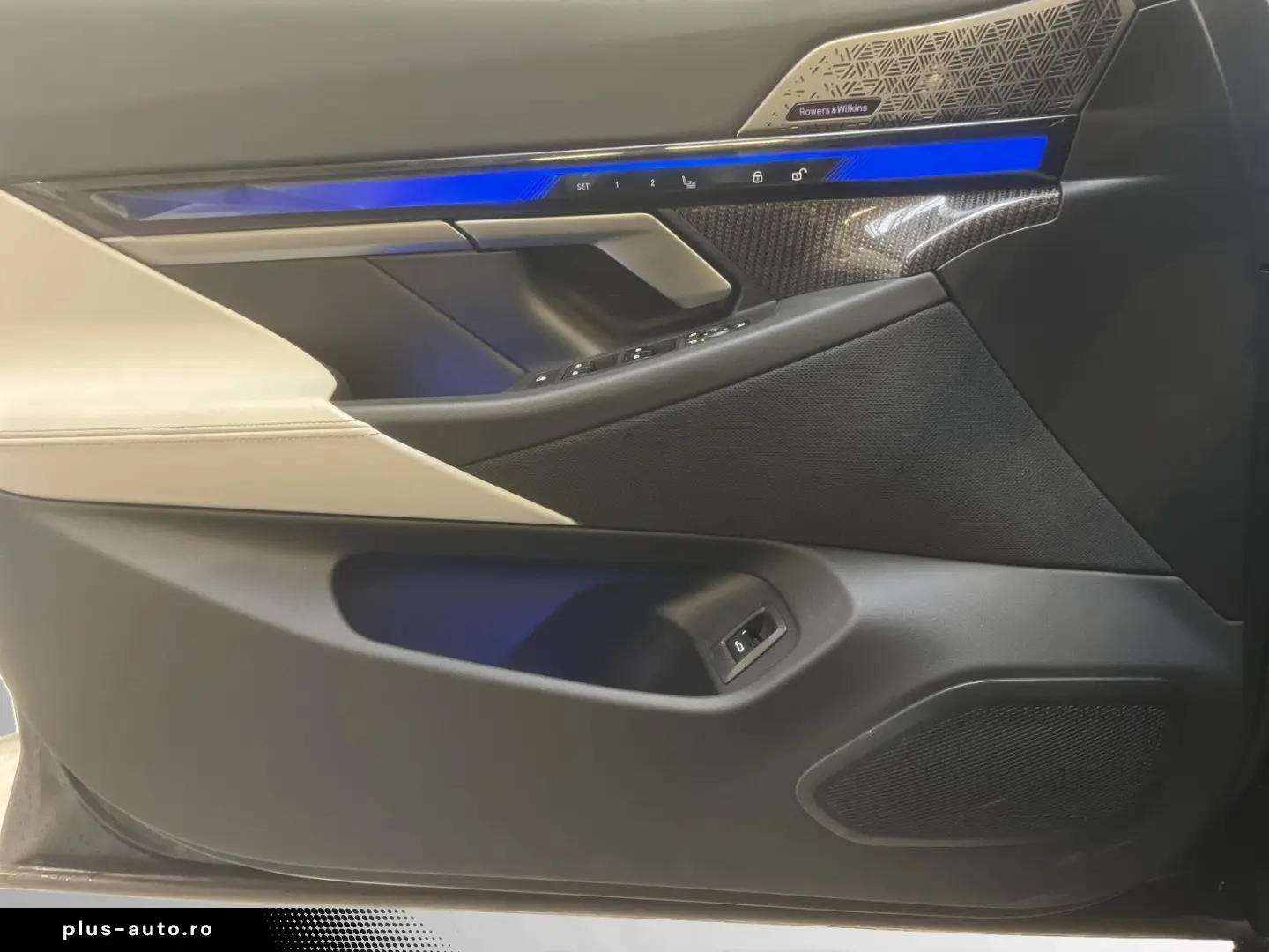 BMW M5 Touring  FrozenBlackMetallic  Pano B&W