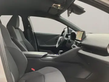 TOYOTA C-HR TEAM DEUTSCHLAND CARPLAY MODEL-2024