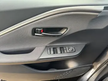 TOYOTA C-HR Plug-IN Team Deutschland Apple Carplay   Ka