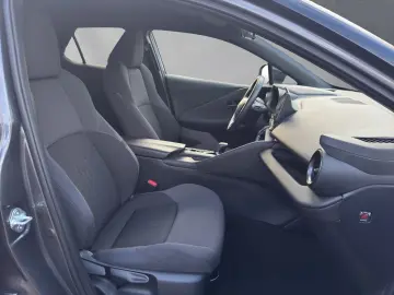 TOYOTA C-HR Plug-IN Team Deutschland Apple Carplay   Ka
