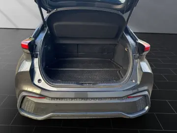 TOYOTA C-HR Plug-IN Team Deutschland Apple Carplay   Ka