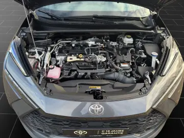 TOYOTA C-HR Plug-IN Team Deutschland Apple Carplay   Ka