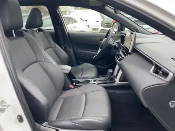 TOYOTA Corolla Cross 2.0 Hybrid Lounge JBL KAMERA SHZ L