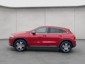 MERCEDES-BENZ EQA 300 4Matic Progressive Advanced Pano Smart