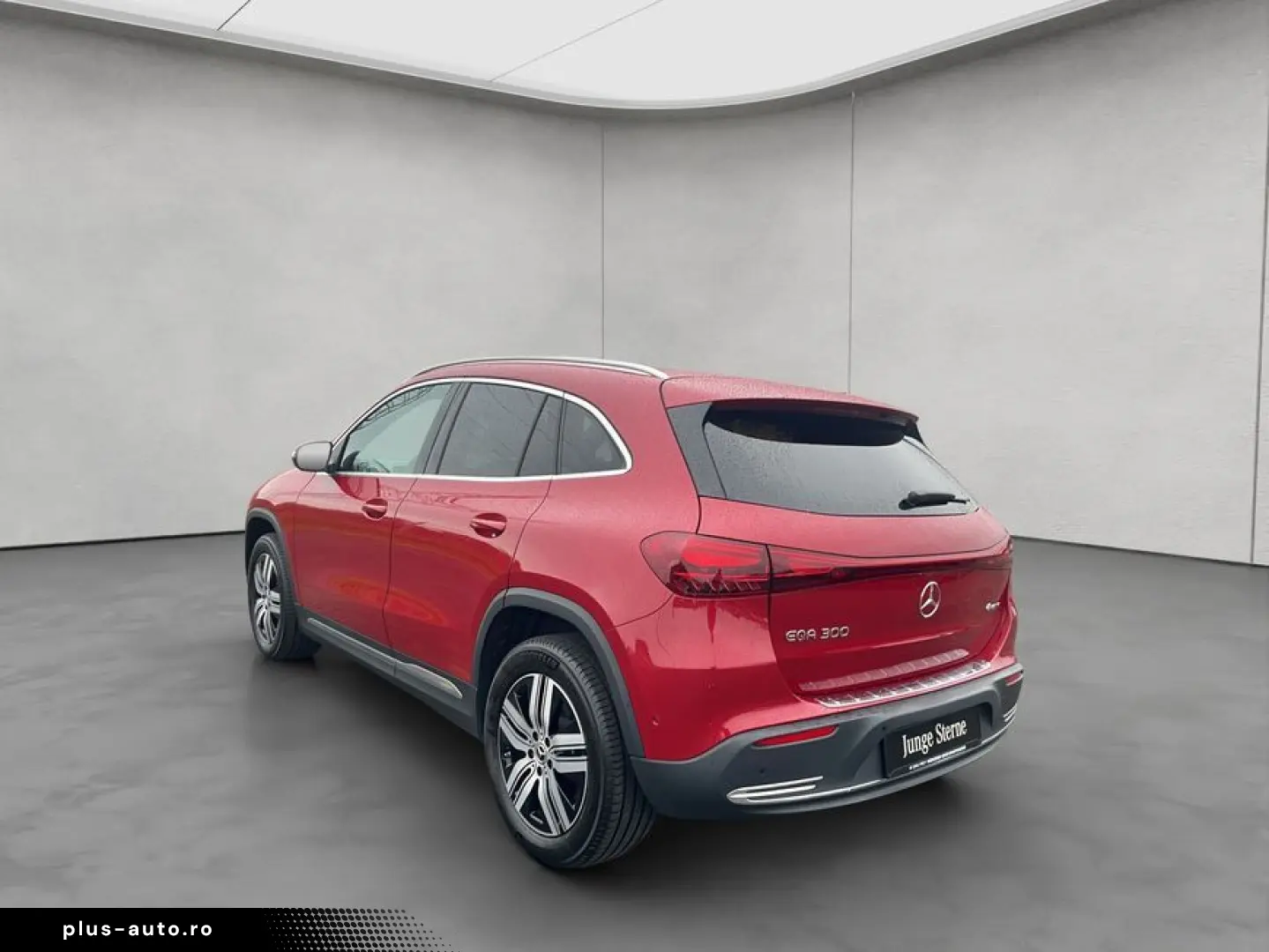 MERCEDES-BENZ EQA 300 4Matic Progressive Advanced Pano Smart