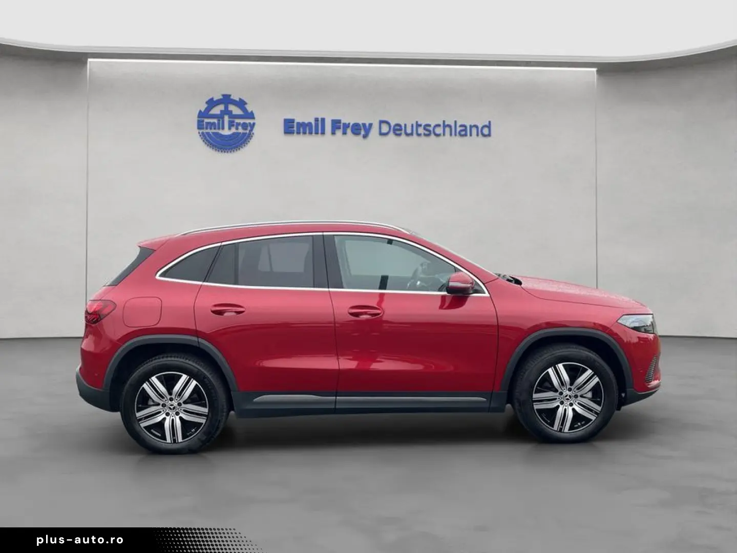 MERCEDES-BENZ EQA 300 4Matic Progressive Advanced Pano Smart