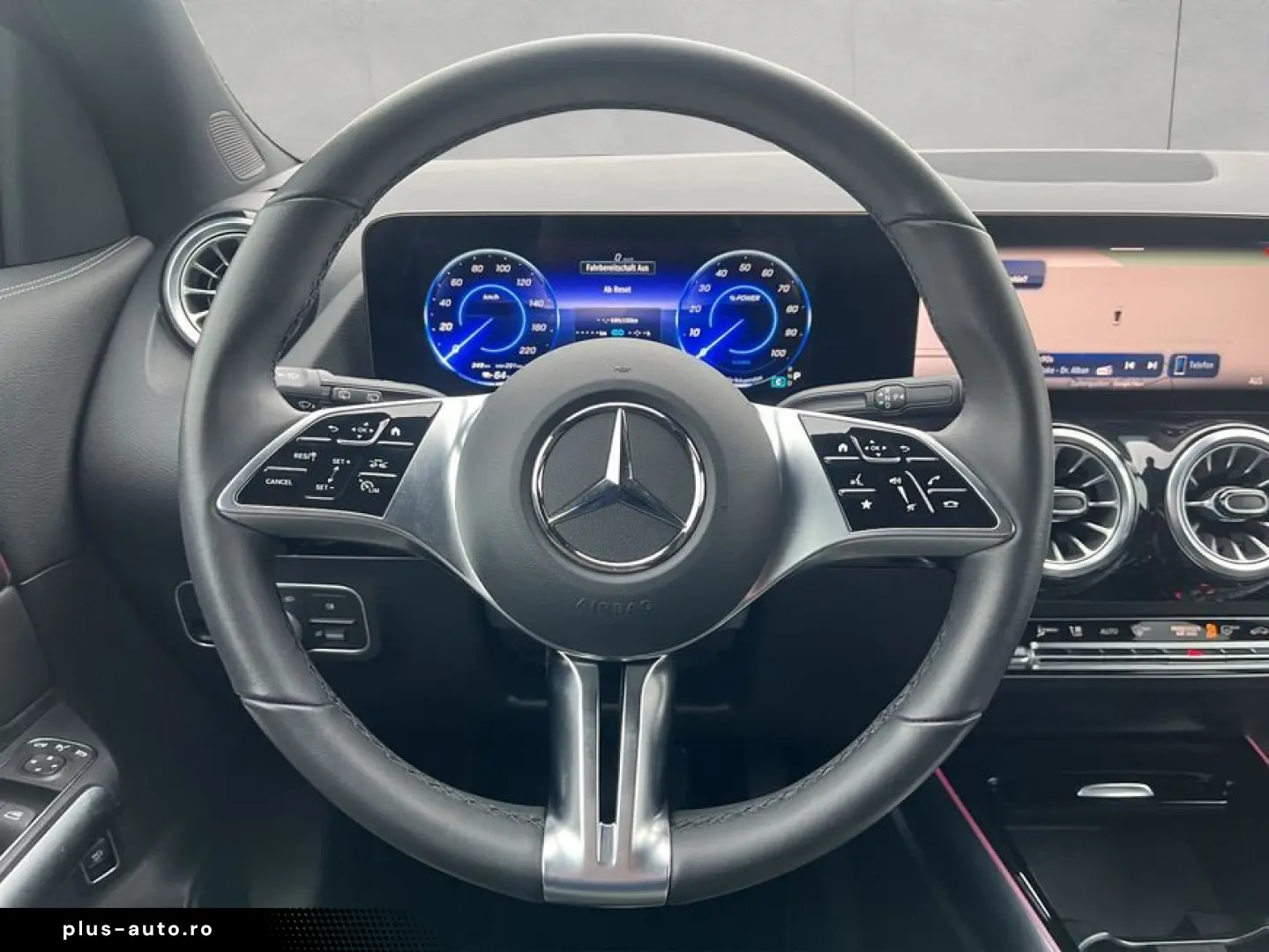 MERCEDES-BENZ EQA 300 4Matic Progressive Advanced Pano Smart
