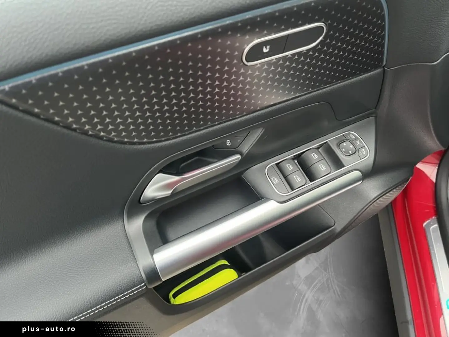 MERCEDES-BENZ EQA 300 4Matic Progressive Advanced Pano Smart