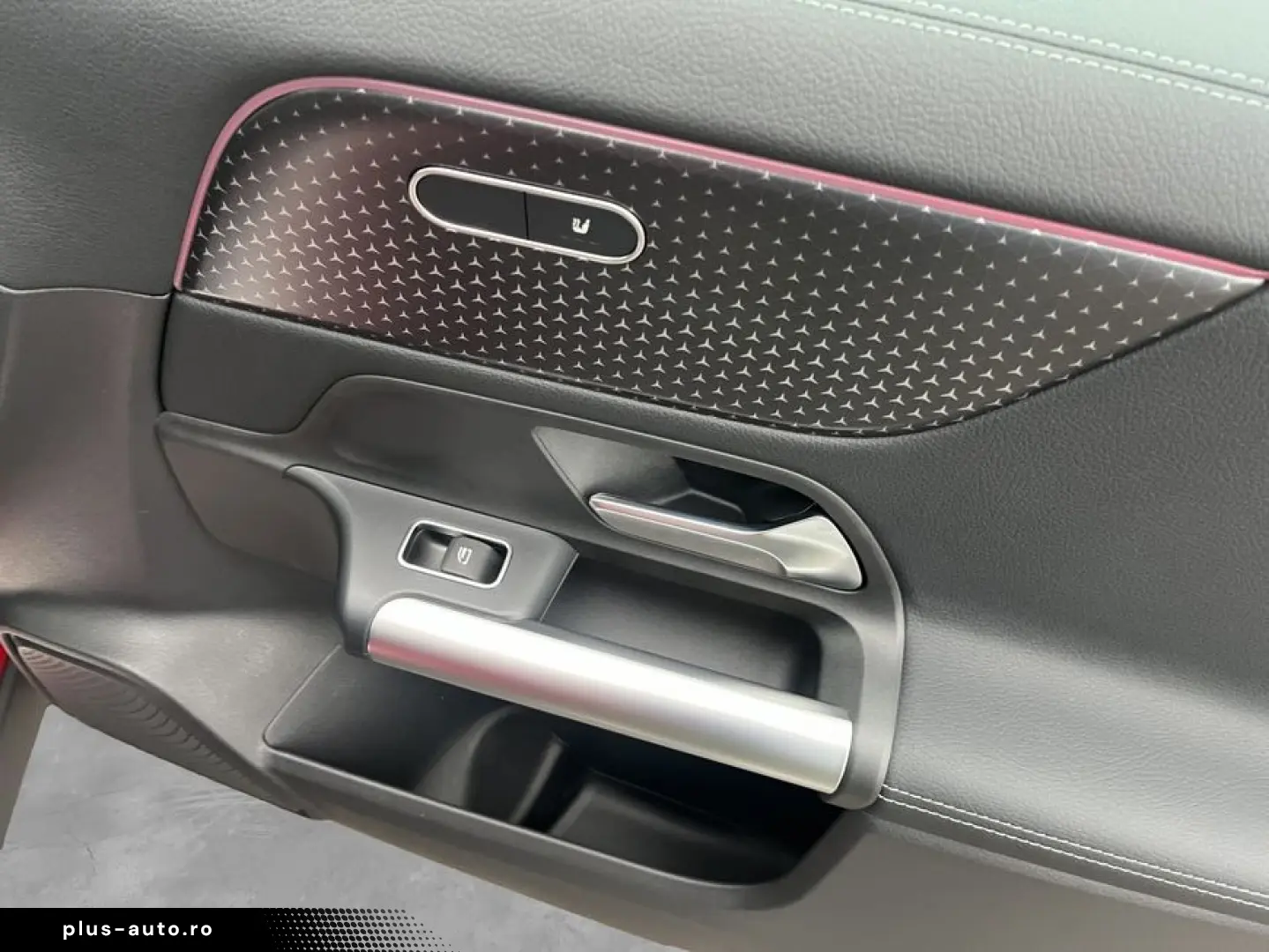 MERCEDES-BENZ EQA 300 4Matic Progressive Advanced Pano Smart