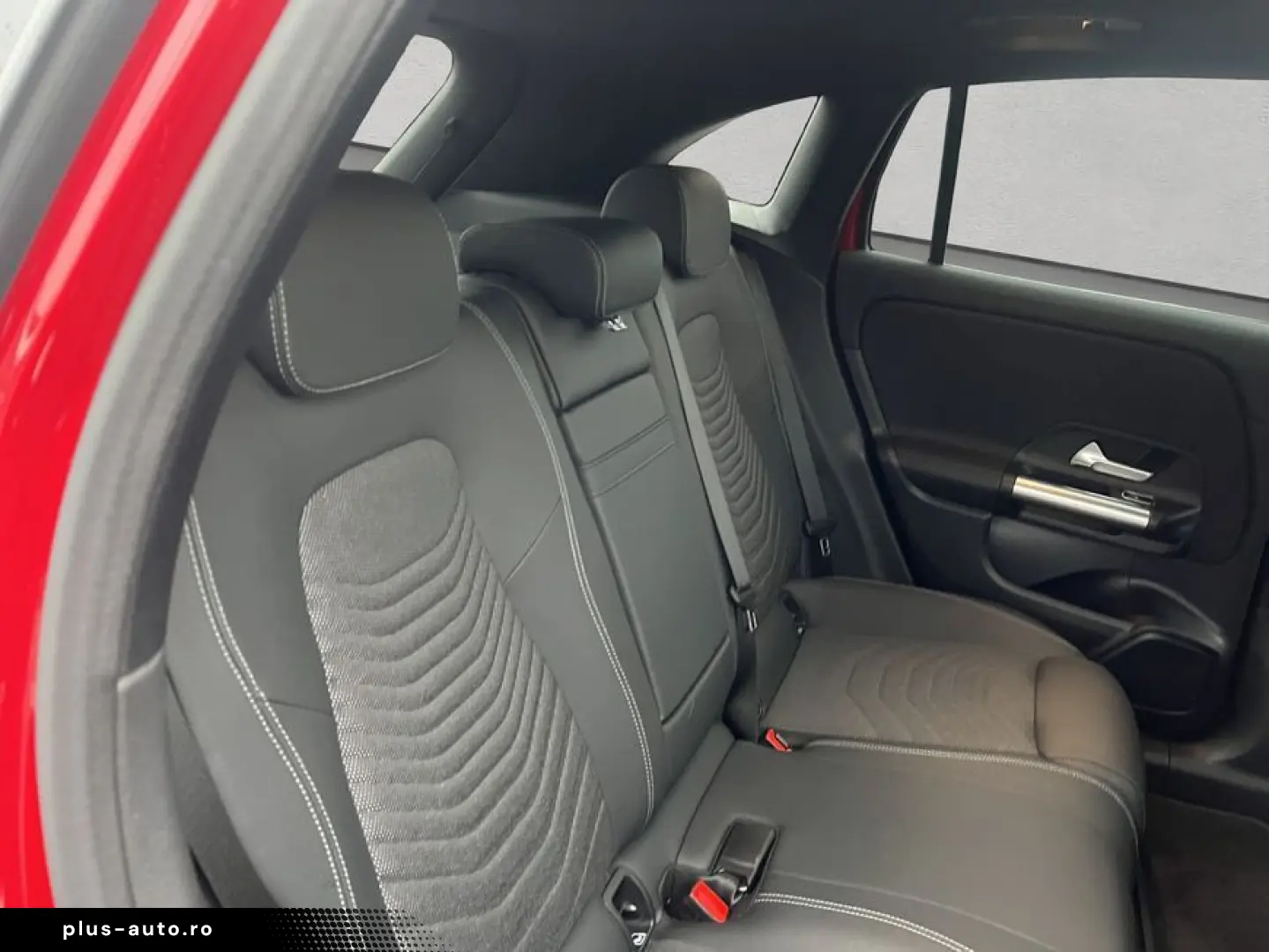 MERCEDES-BENZ EQA 300 4Matic Progressive Advanced Pano Smart