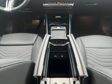 MERCEDES-BENZ EQA 300 4Matic Progressive Advanced Pano Smart