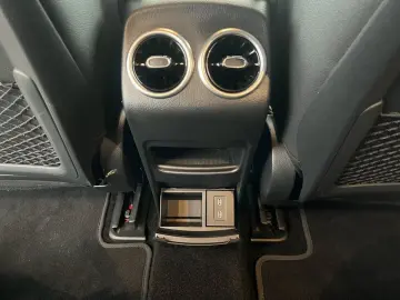 MERCEDES-BENZ EQA 300 4Matic Progressive Advanced Pano Smart