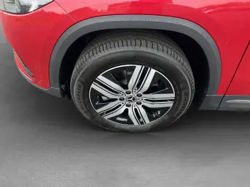 MERCEDES-BENZ EQA 300 4Matic Progressive Advanced Pano Smart